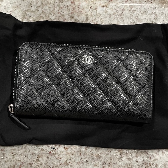 NWT CHANEL CLASSIC QUILTED BLACK CAVIAR LEATHER ZIPPER TOP WALLET - Picture 1 of 9